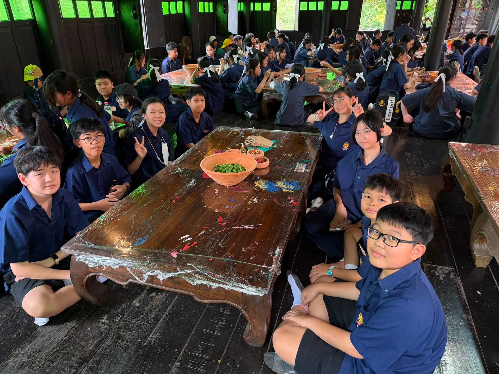 Students learning together on the excursion